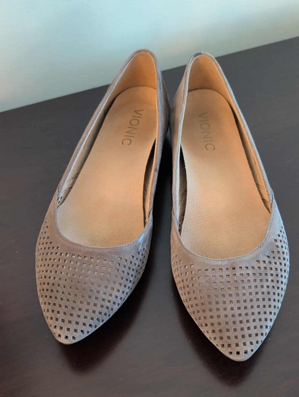 Vionic Women's Taupe Pointed Perforated Ballet Flats